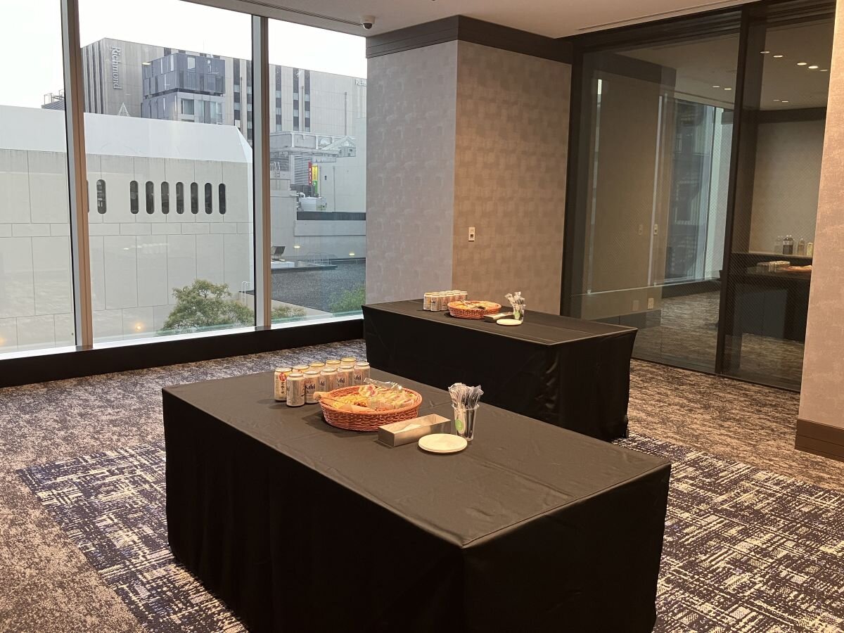 セミナー中ケータリングご用意、円滑な転換を実現