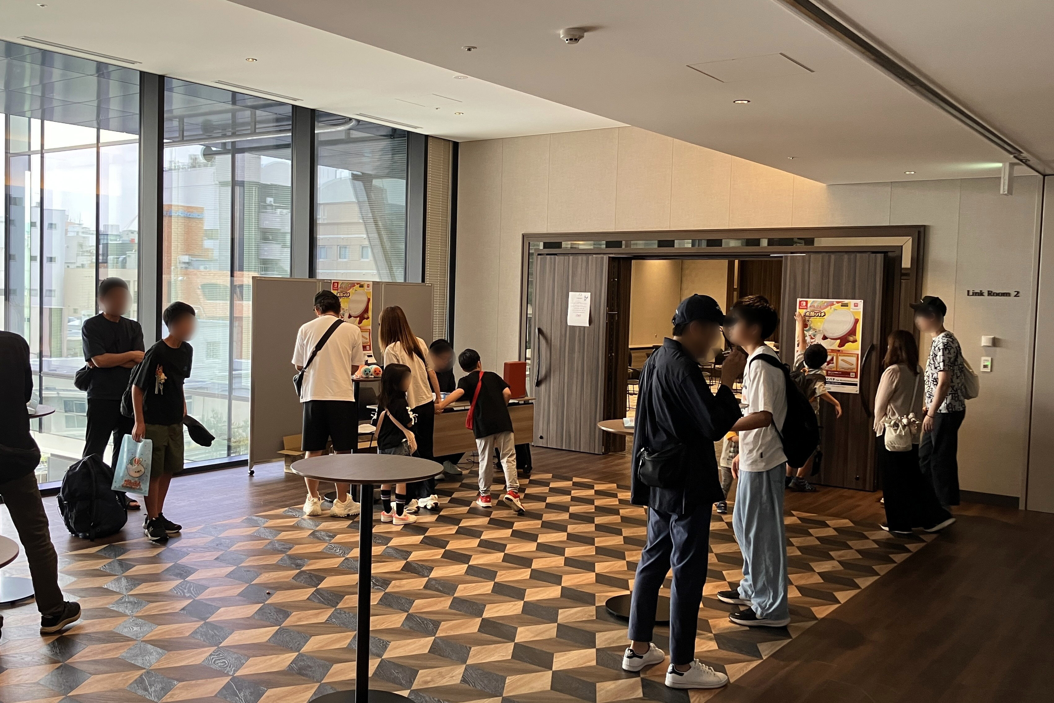 来場者の受付スペースとして利用した「Cross Lounge」